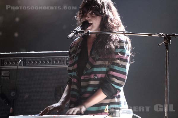 BEACH HOUSE - 2010-11-04 - PARIS - La Cigale - 